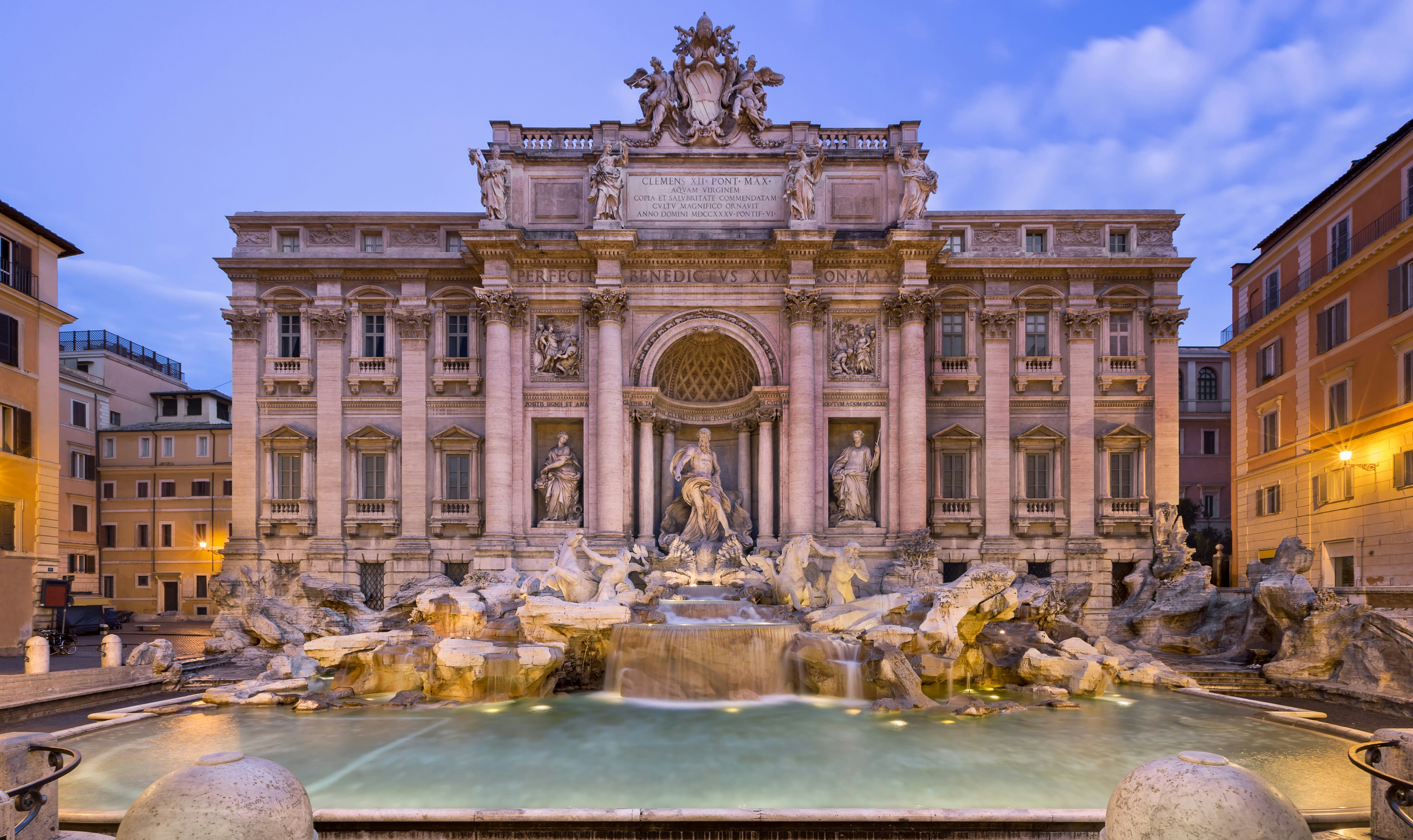 Fontana di Trevi - luogo turistico a Roma